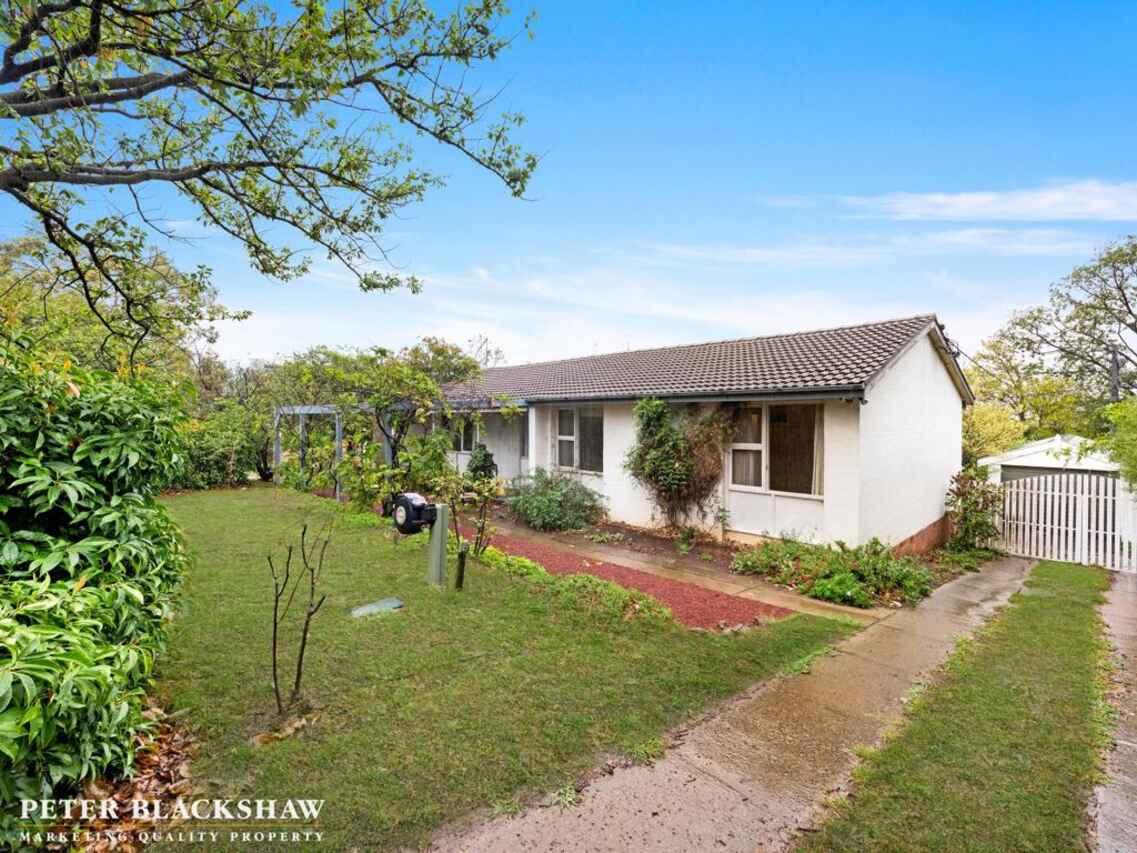 92 Finniss Crescent Narrabundah