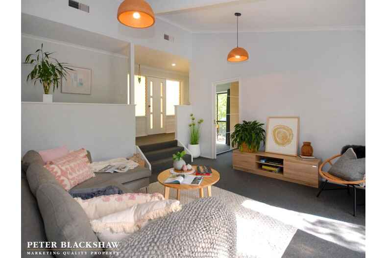 22 Crozier Circuit Kambah