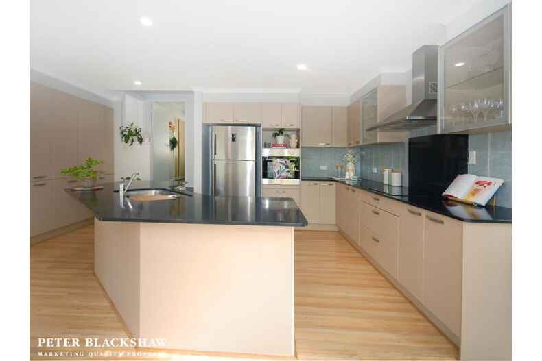 22 Crozier Circuit Kambah