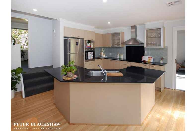 22 Crozier Circuit Kambah