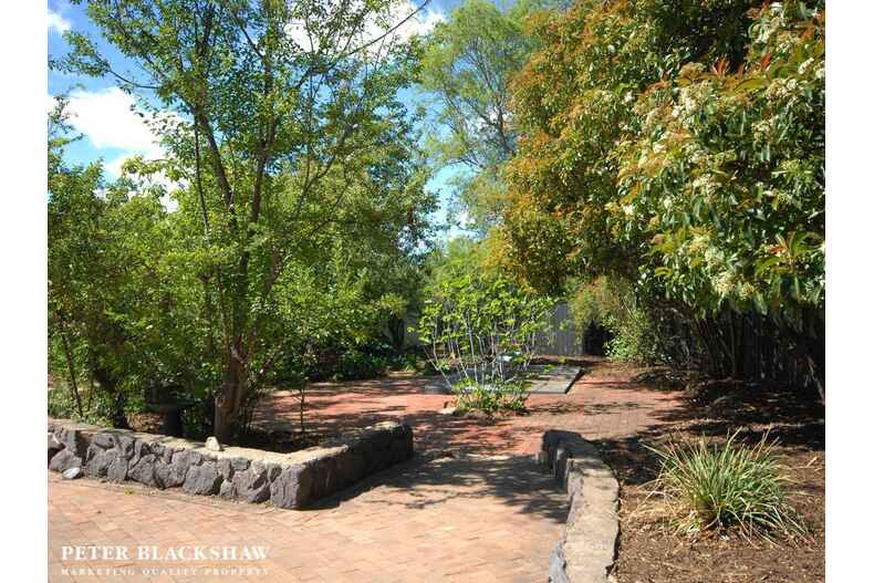 22 Crozier Circuit Kambah