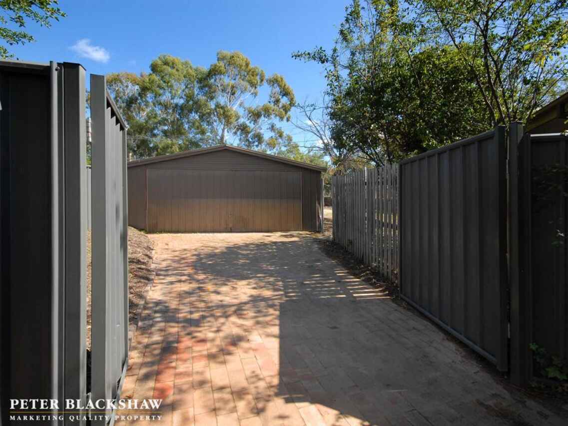 22 Crozier Circuit Kambah