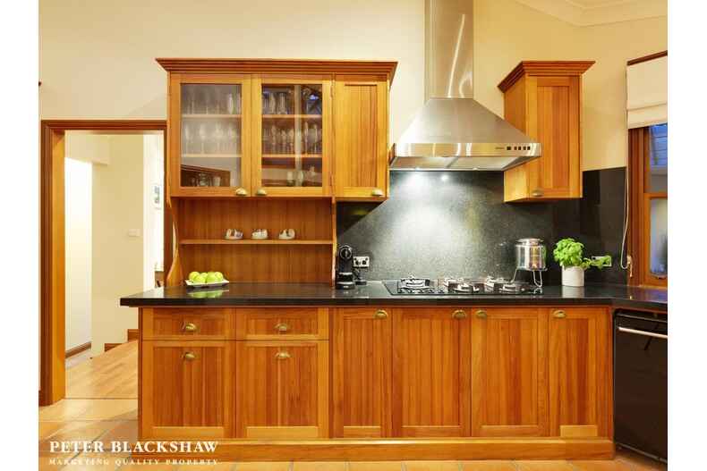 1 Karawatha Place O'Malley 1 Karawatha Place O'Malley