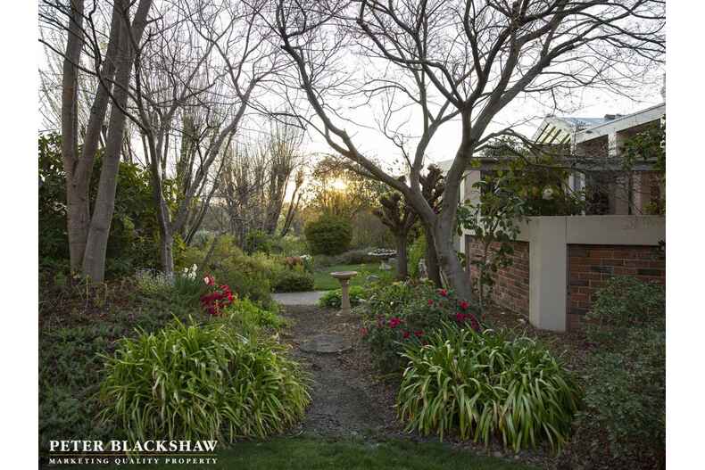 1 Karawatha Place O'Malley 1 Karawatha Place O'Malley