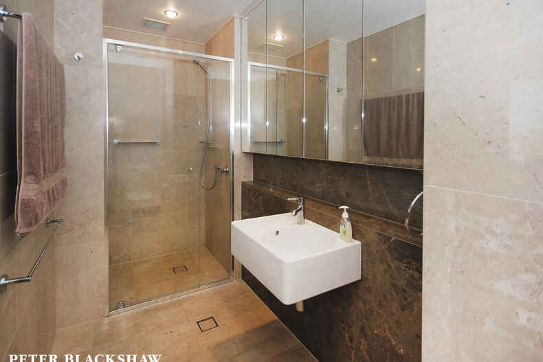 50/15 Coranderrk Street City