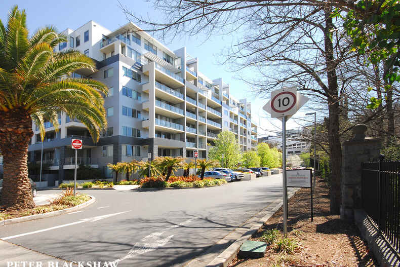 50/15 Coranderrk Street City