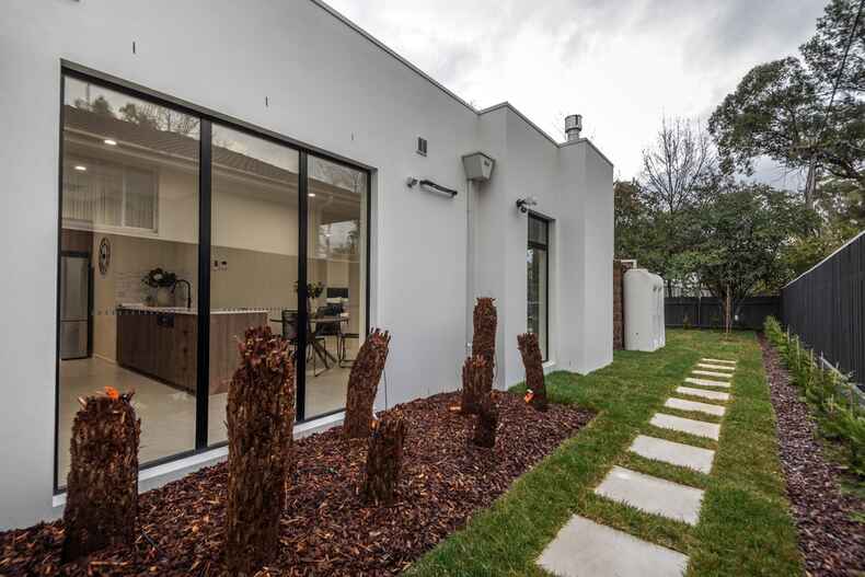 1/34 Conyers Street Hughes