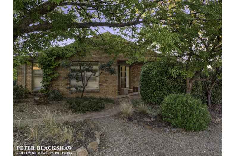 9 Taplin Place Isaacs