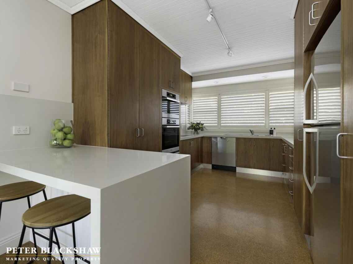 9 Taplin Place Isaacs