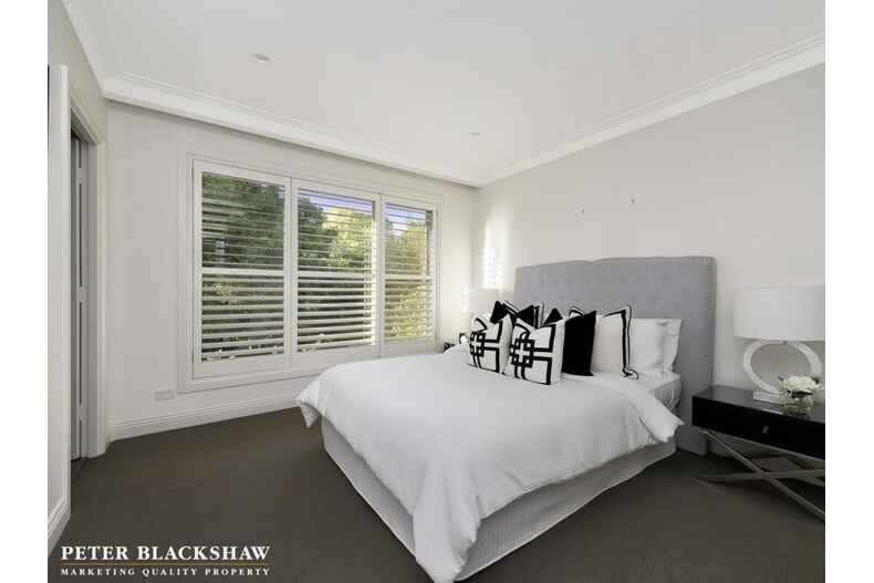 9 Taplin Place Isaacs