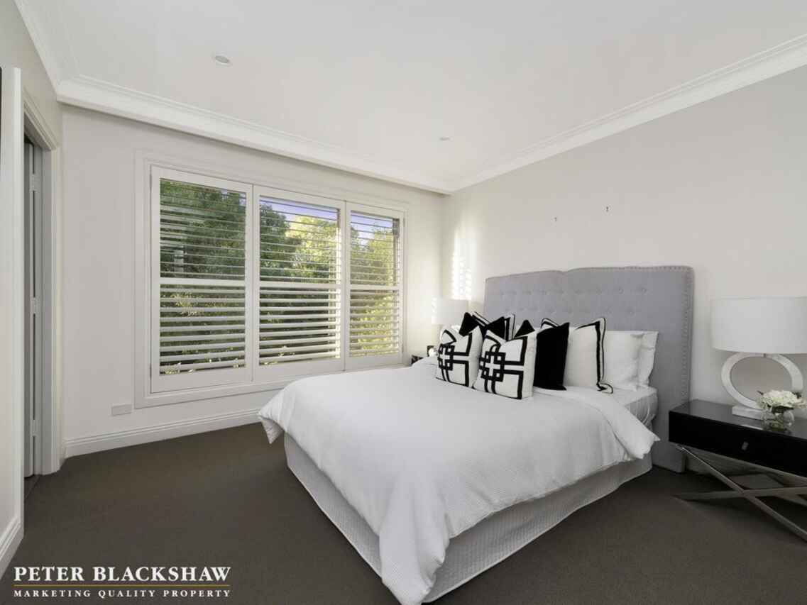 9 Taplin Place Isaacs