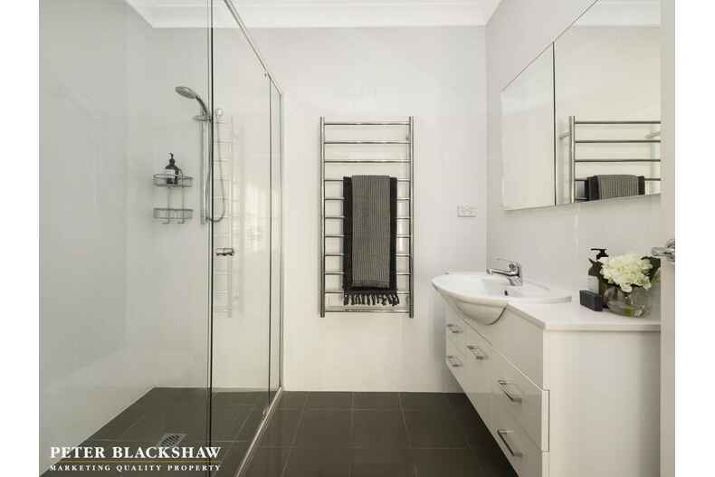 9 Taplin Place Isaacs