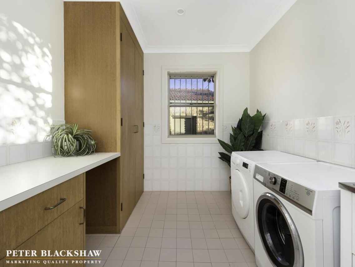 9 Taplin Place Isaacs