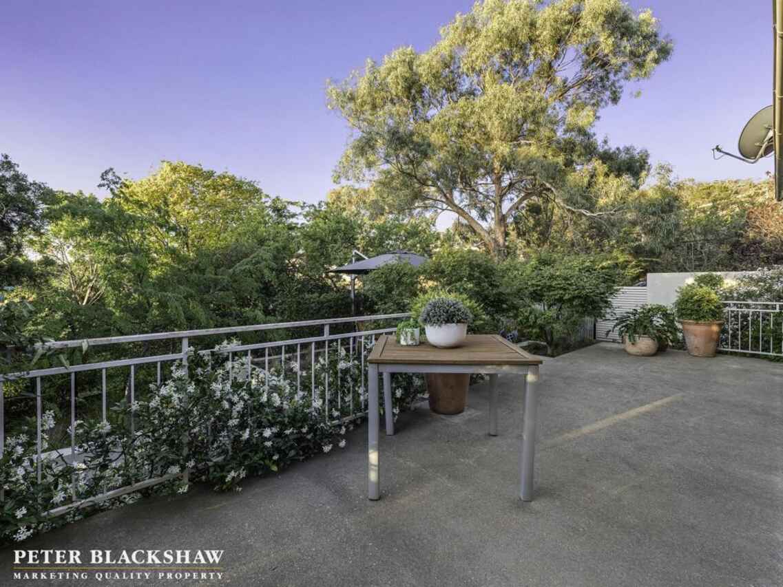 9 Taplin Place Isaacs
