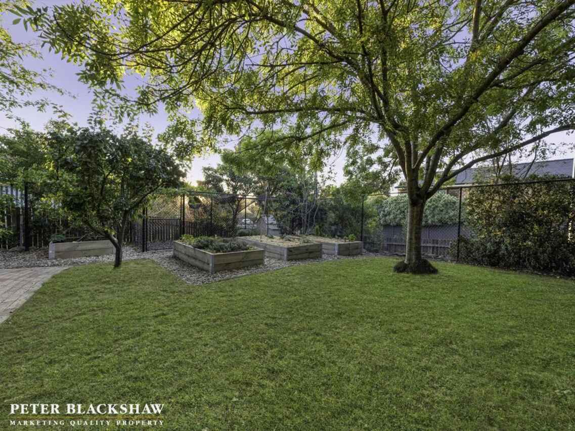 9 Taplin Place Isaacs