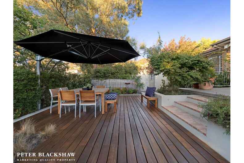 9 Taplin Place Isaacs