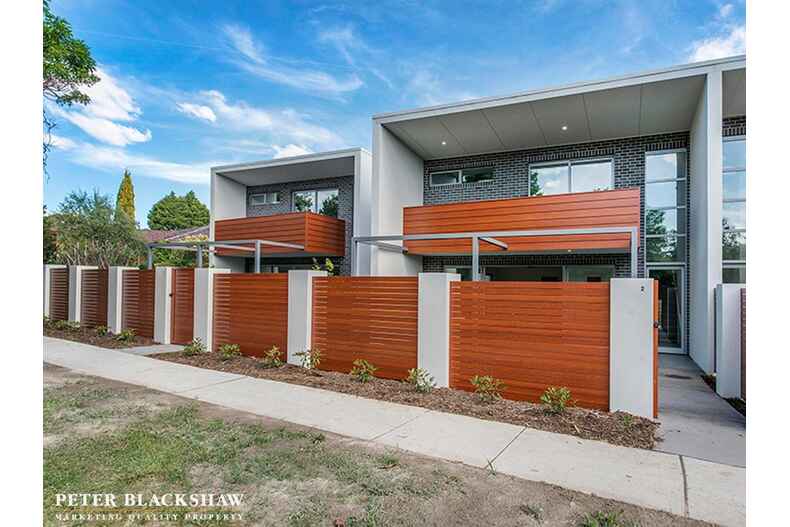 2/155 Strickland Avenue Deakin