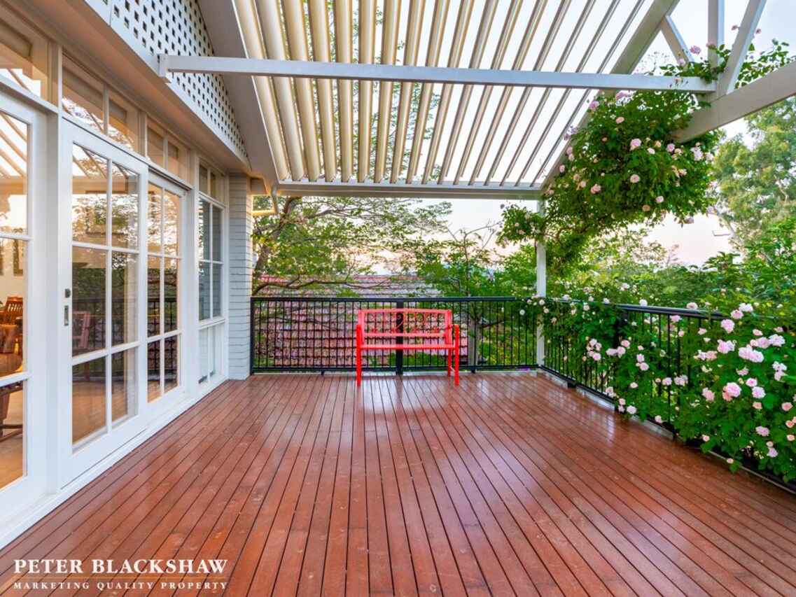 84 Empire Circuit Deakin