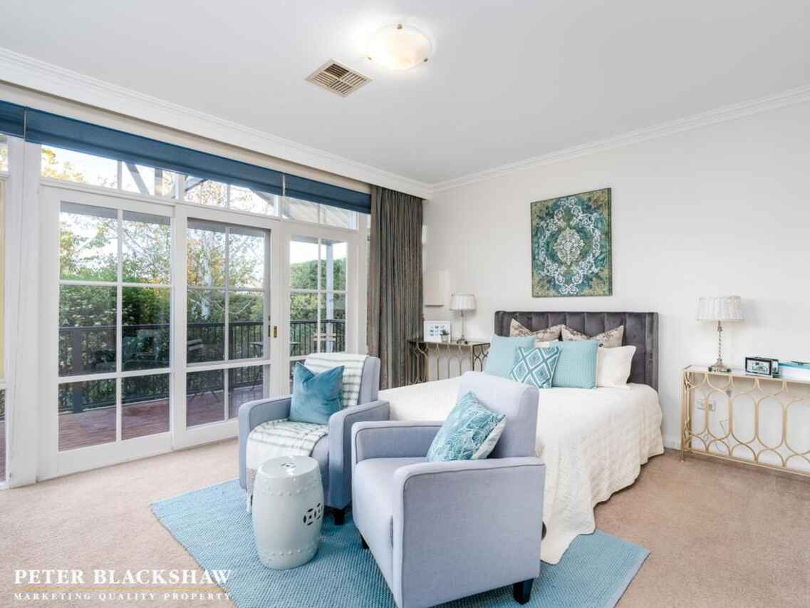 84 Empire Circuit Deakin