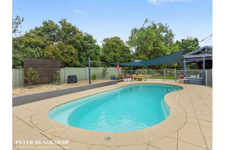 2 Bancks Crescent Mckellar