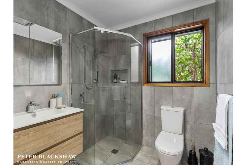 2 Bancks Crescent Mckellar