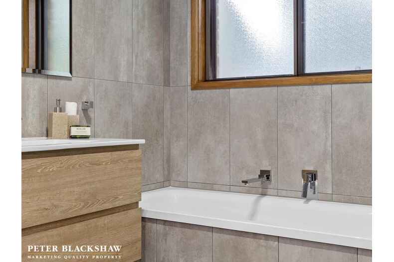 2 Bancks Crescent Mckellar