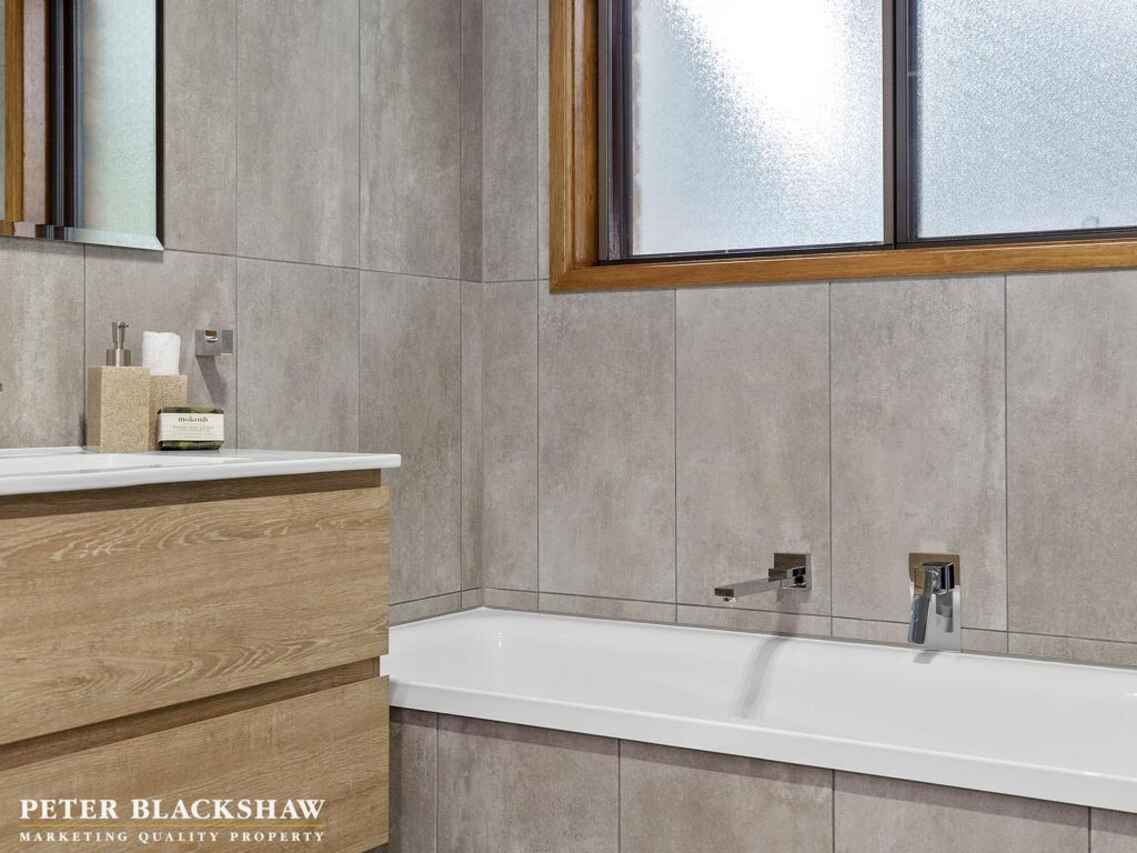 2 Bancks Crescent Mckellar