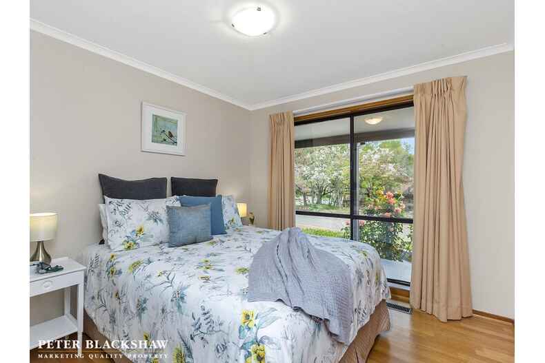 2 Bancks Crescent Mckellar