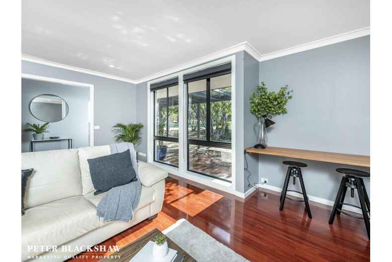 10 Nulsen Circuit Flynn 10 Nulsen Circuit Flynn