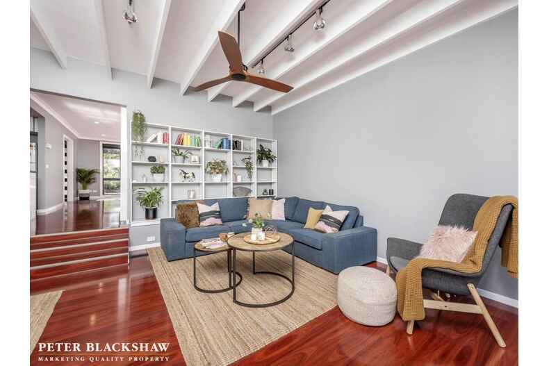 10 Nulsen Circuit Flynn 10 Nulsen Circuit Flynn