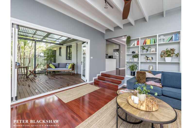 10 Nulsen Circuit Flynn 10 Nulsen Circuit Flynn