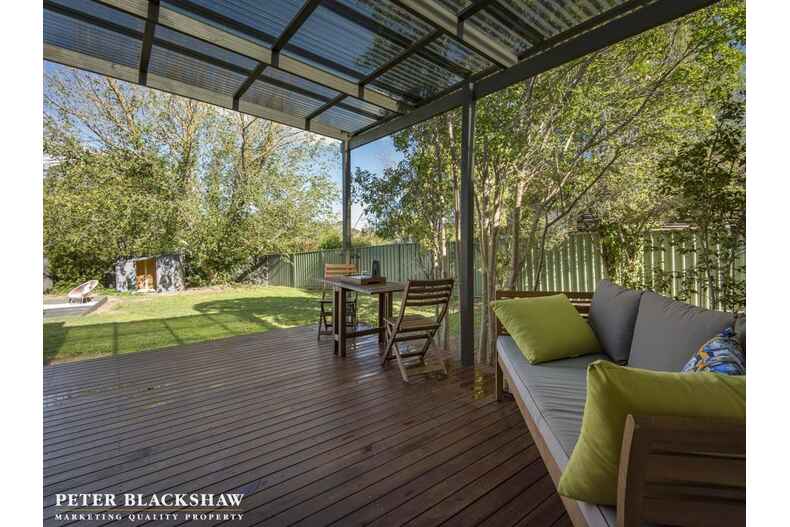 10 Nulsen Circuit Flynn 10 Nulsen Circuit Flynn