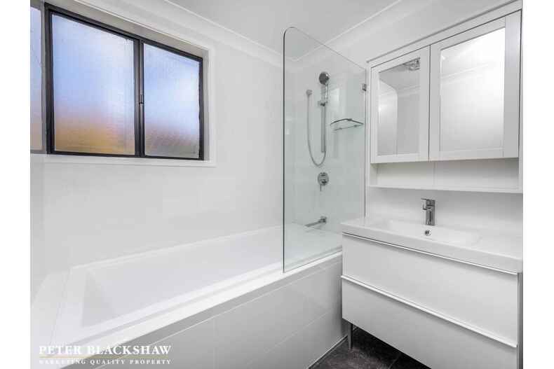 10 Nulsen Circuit Flynn 10 Nulsen Circuit Flynn