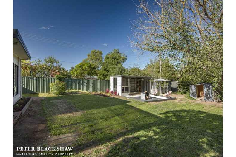 10 Nulsen Circuit Flynn 10 Nulsen Circuit Flynn