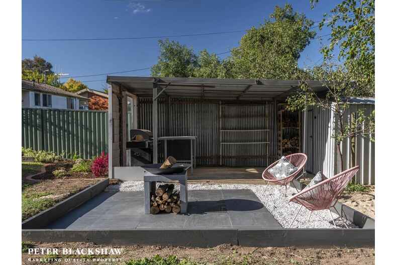 10 Nulsen Circuit Flynn 10 Nulsen Circuit Flynn