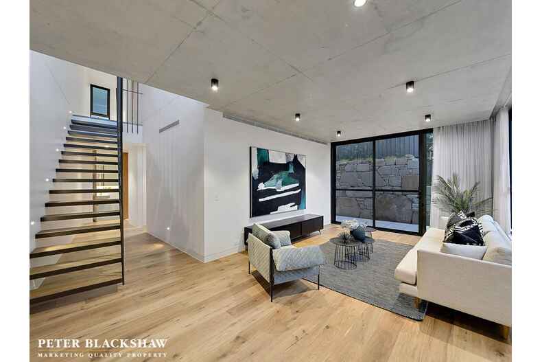 3/50 Jacka Crescent Campbell