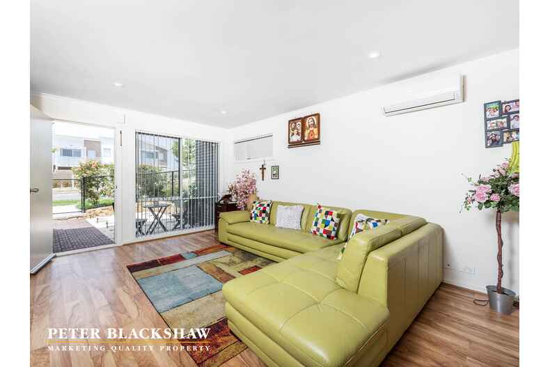 19/11 Castan Street Coombs