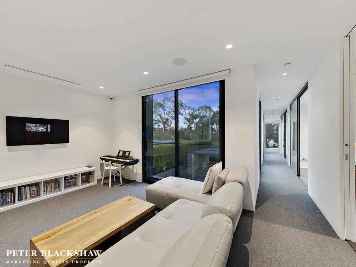 13 Finniss Crescent Narrabundah