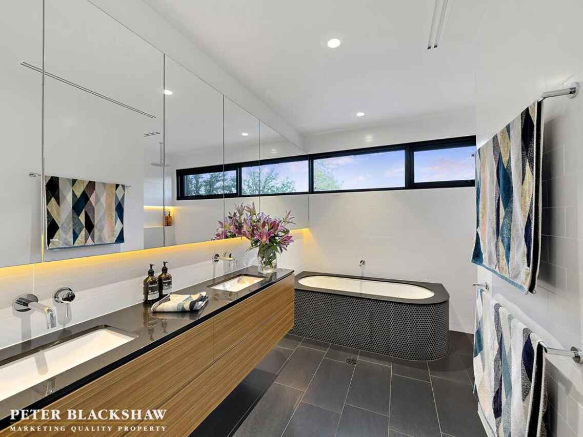 13 Finniss Crescent Narrabundah