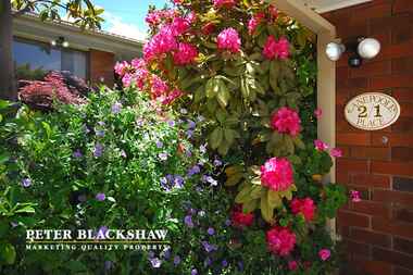 2/1 Lane-Poole Place Yarralumla