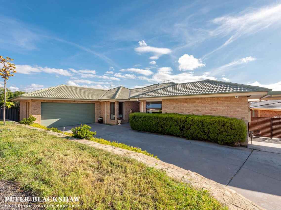 6 Crespin Place Banks