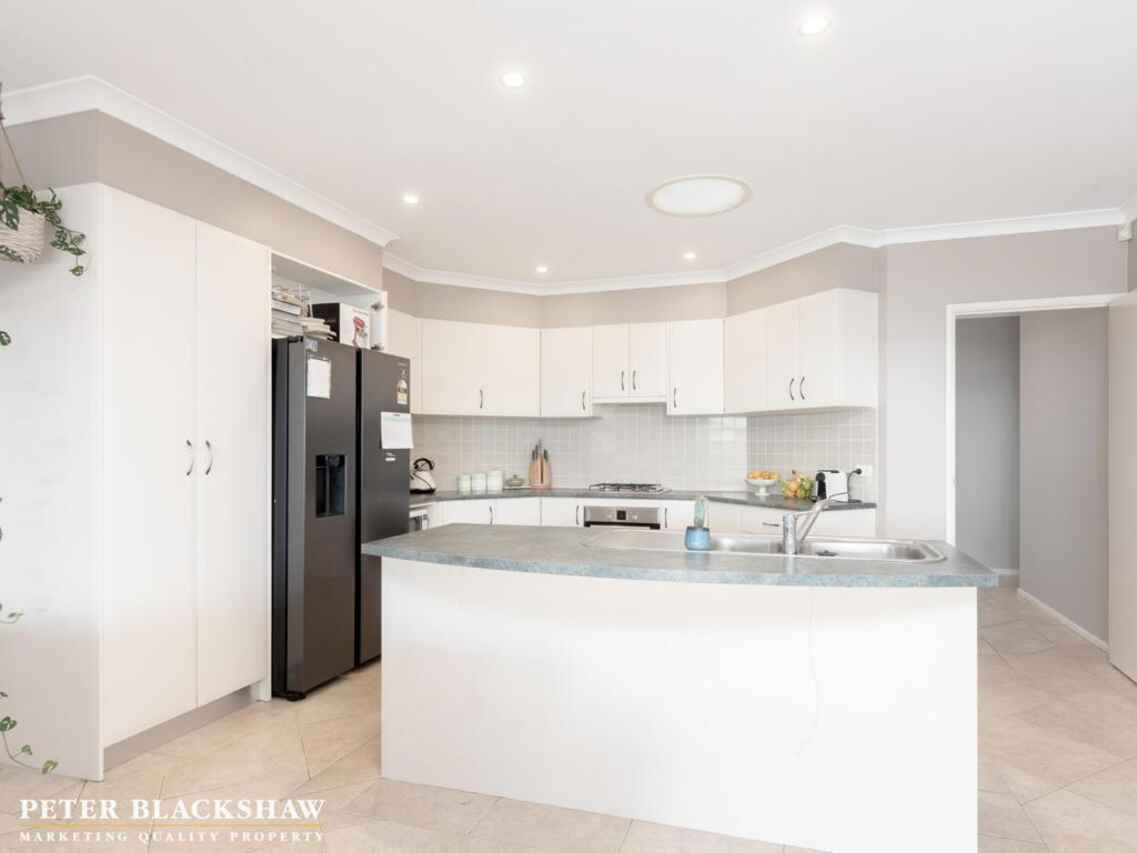 6 Crespin Place Banks