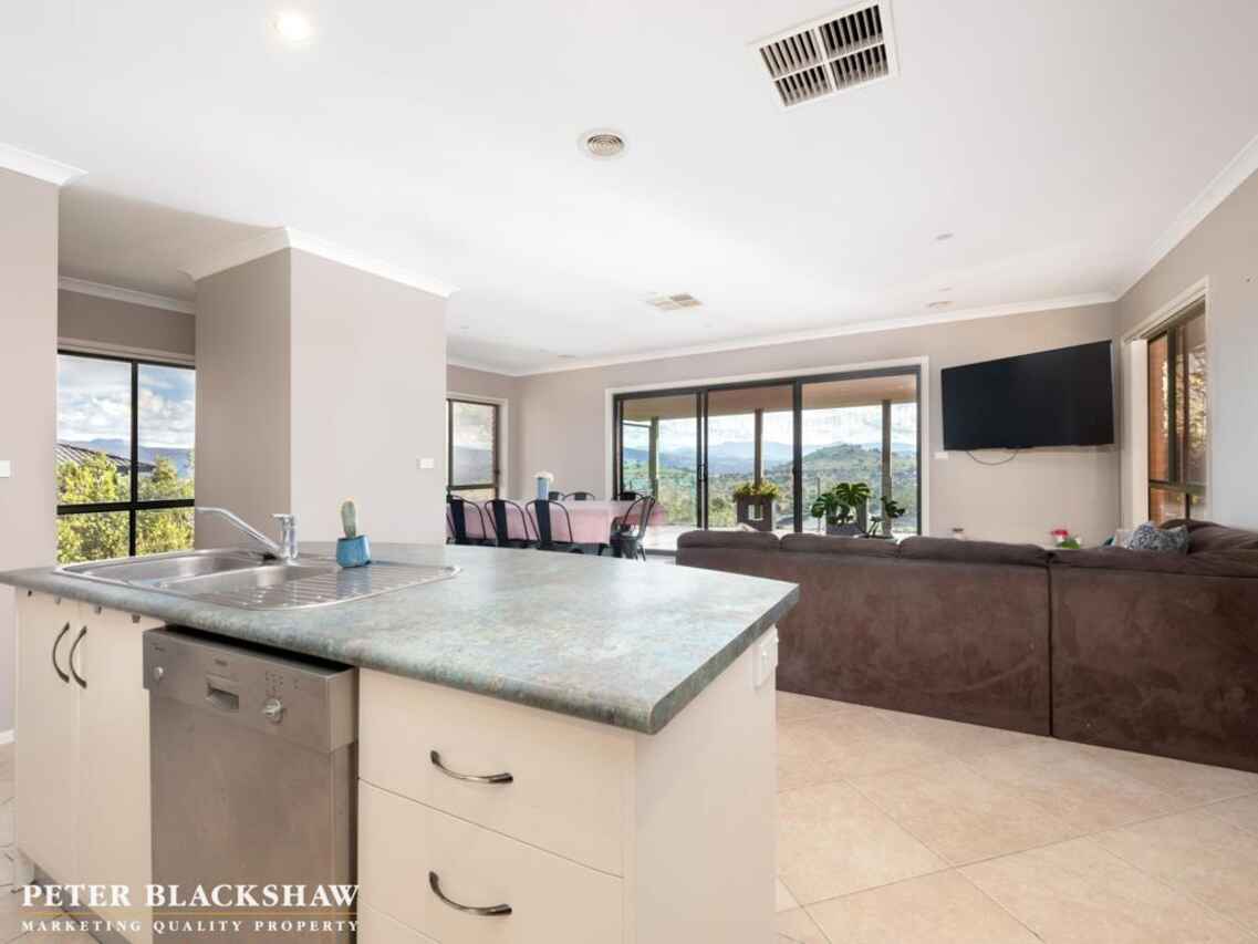 6 Crespin Place Banks