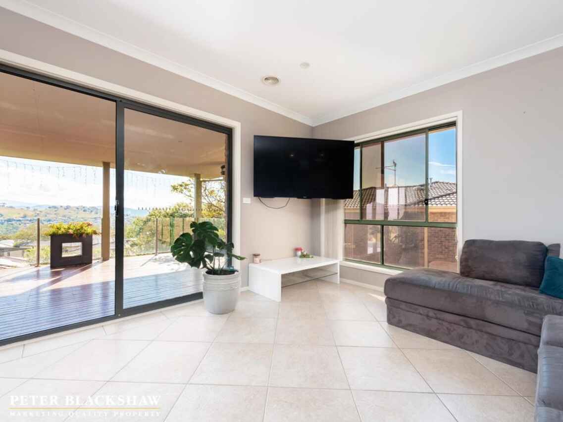 6 Crespin Place Banks