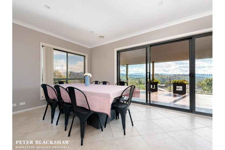 6 Crespin Place Banks