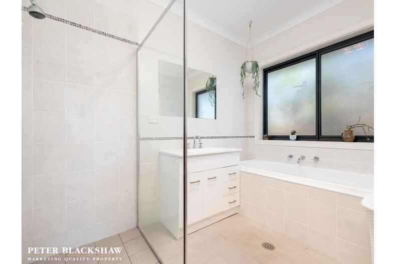 6 Crespin Place Banks