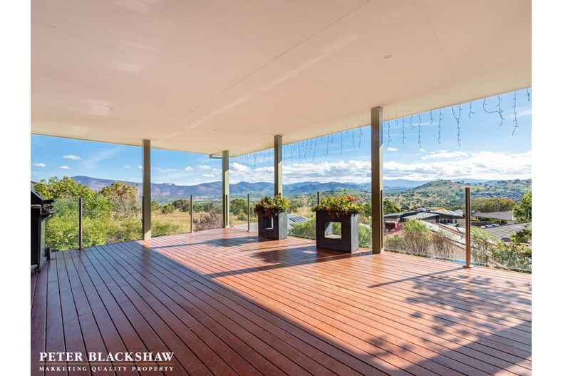 6 Crespin Place Banks