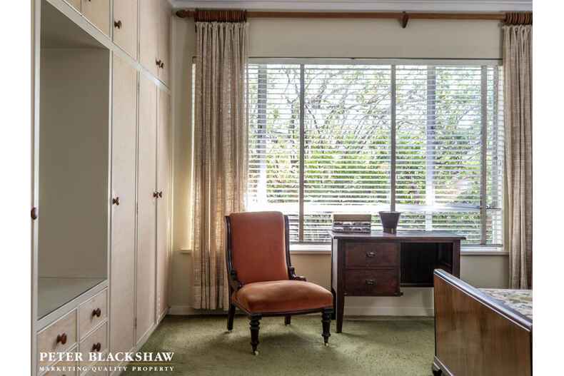 60 Captain Cook Crescent Griffith