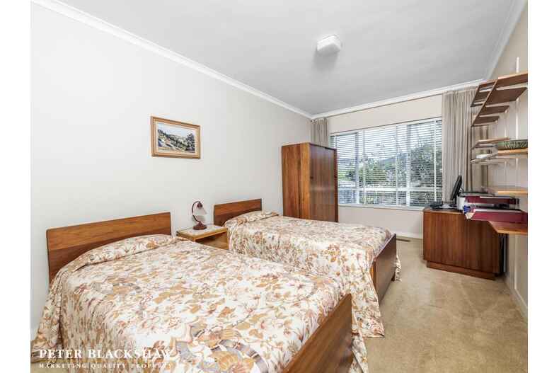 60 Captain Cook Crescent Griffith