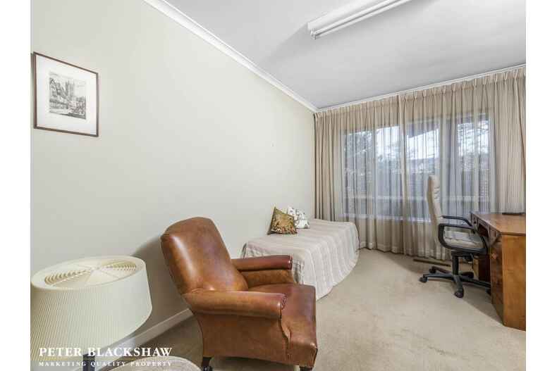 60 Captain Cook Crescent Griffith